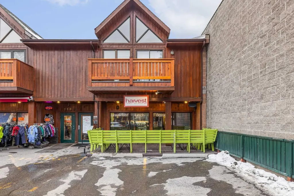 718 10th Street Canmore AB T1W2A6