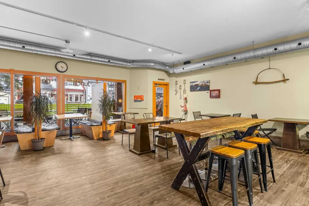 718 10th Street Canmore AB T1W2A6