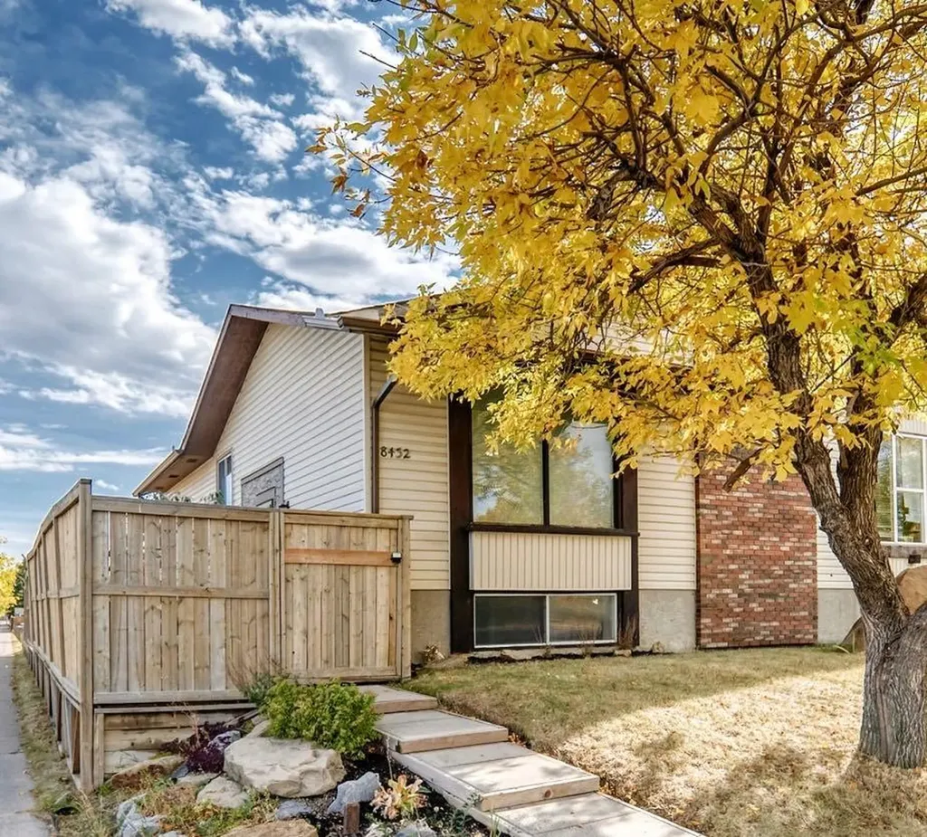 8432 Berkley Road NW Calgary AB T3K 1B4