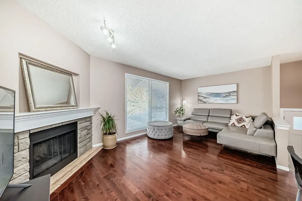 8432 Berkley Road NW Calgary AB T3K 1B4