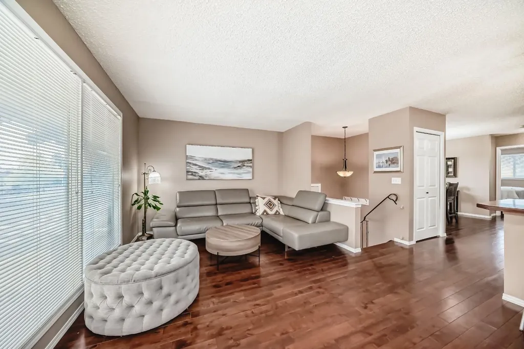 8432 Berkley Road NW Calgary AB T3K 1B4