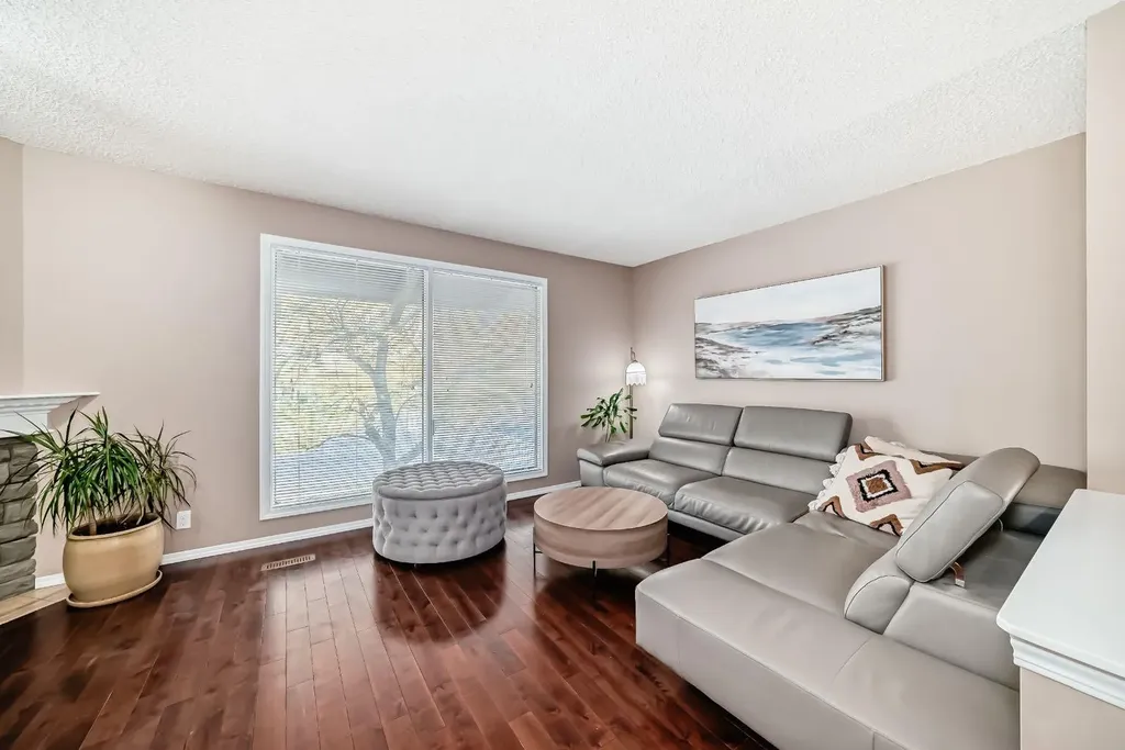 8432 Berkley Road NW Calgary AB T3K 1B4
