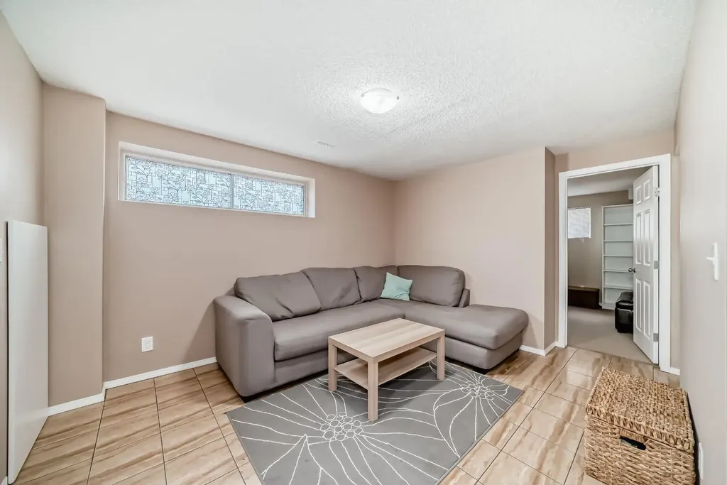 8432 Berkley Road NW Calgary AB T3K 1B4