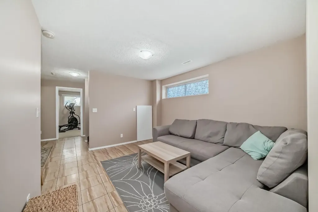 8432 Berkley Road NW Calgary AB T3K 1B4