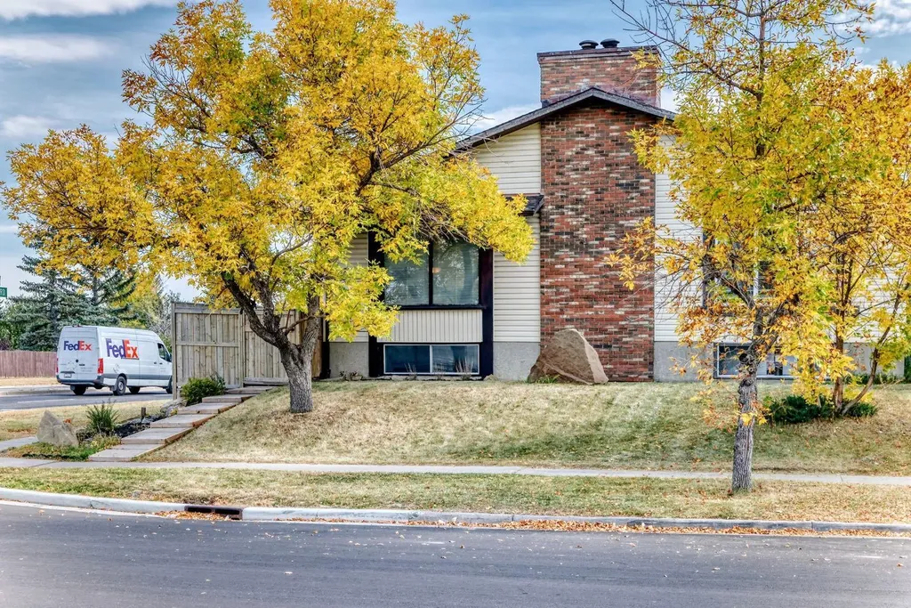 8432 Berkley Road NW Calgary AB T3K 1B4