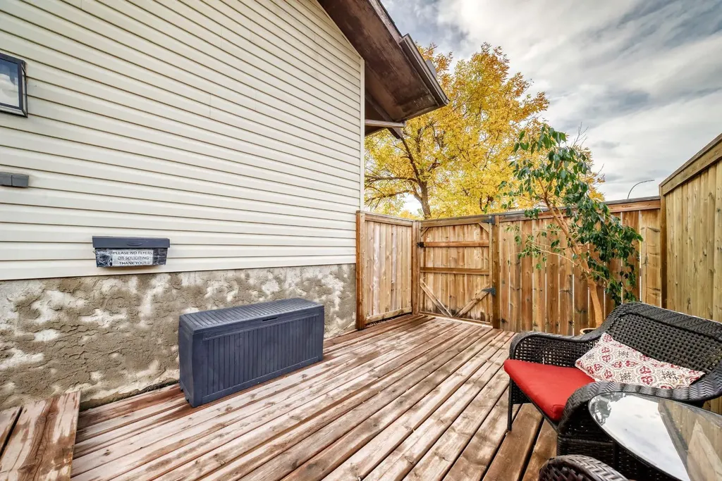 8432 Berkley Road NW Calgary AB T3K 1B4