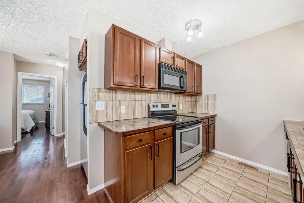 8432 Berkley Road NW Calgary AB T3K 1B4