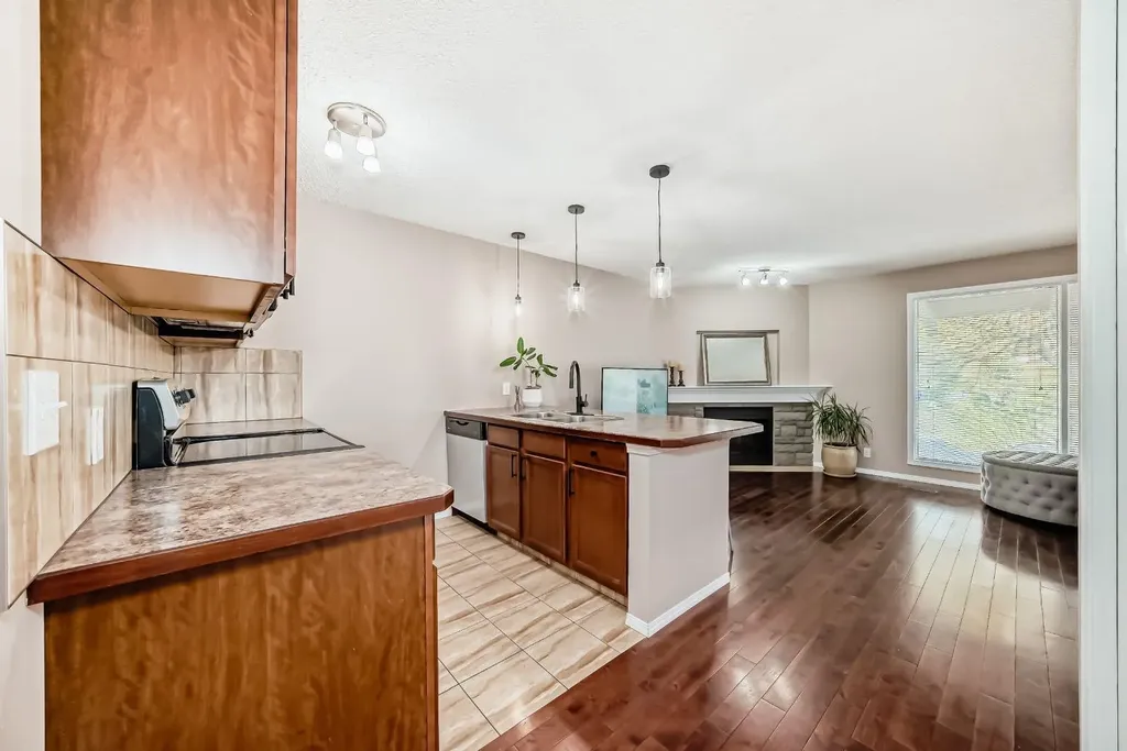 8432 Berkley Road NW Calgary AB T3K 1B4