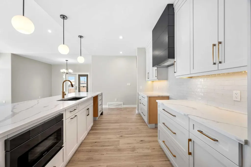 2715 73 Avenue Lloydminster AB T9V 3L7