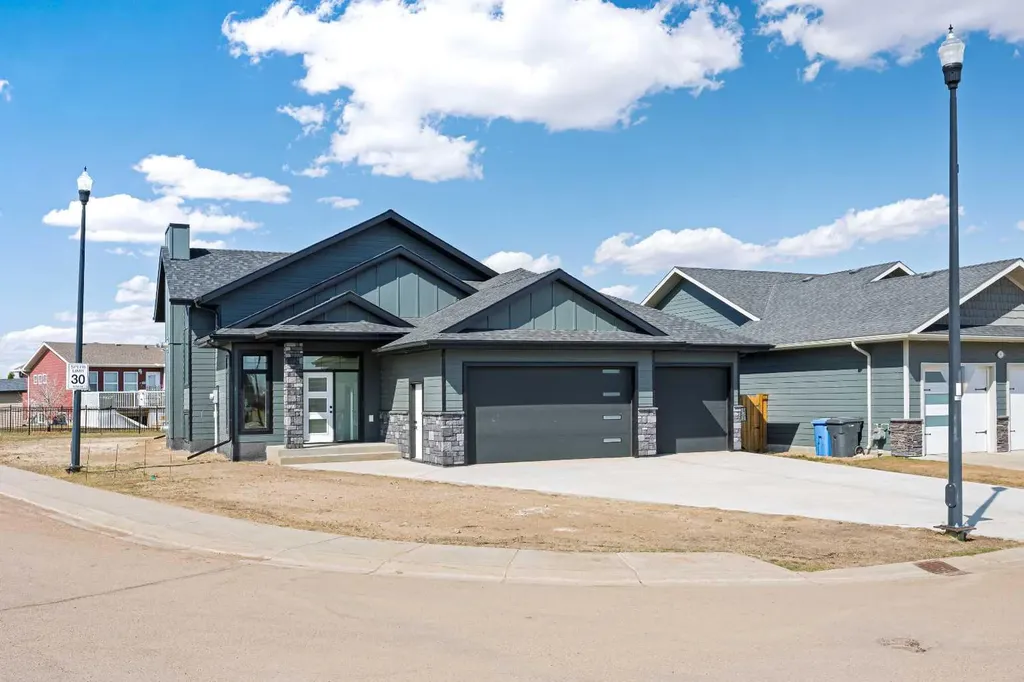 2715 73 Avenue Lloydminster AB T9V 3L7