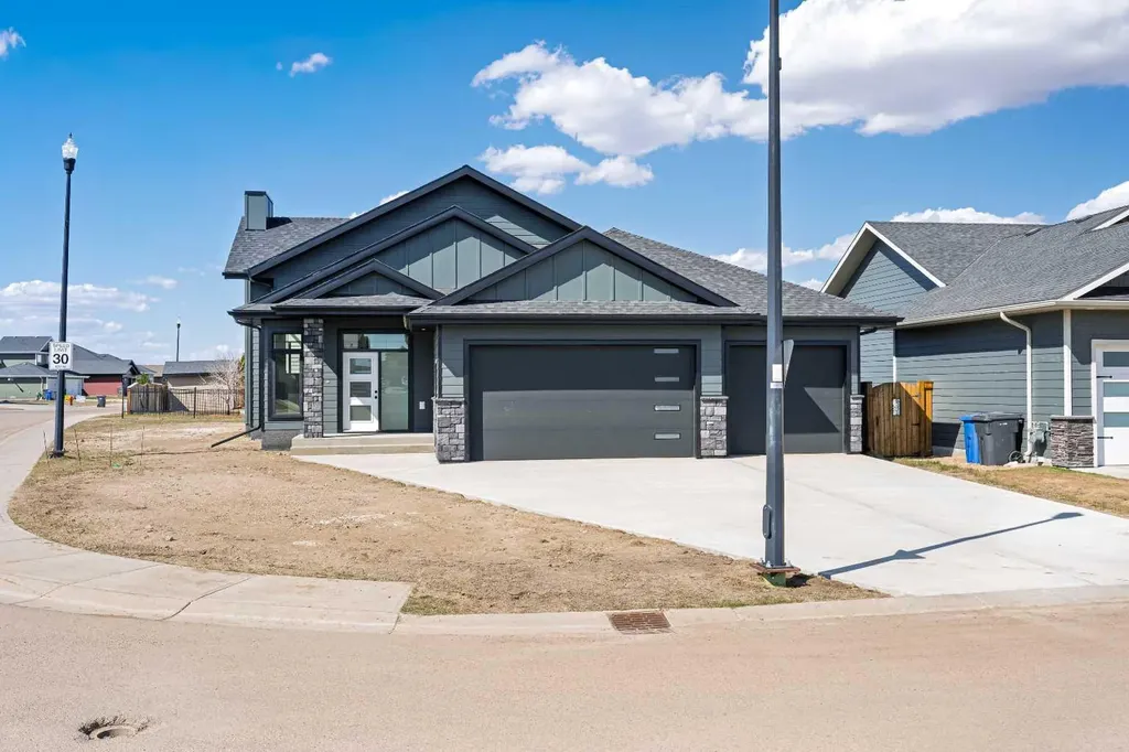 2715 73 Avenue Lloydminster AB T9V 3L7