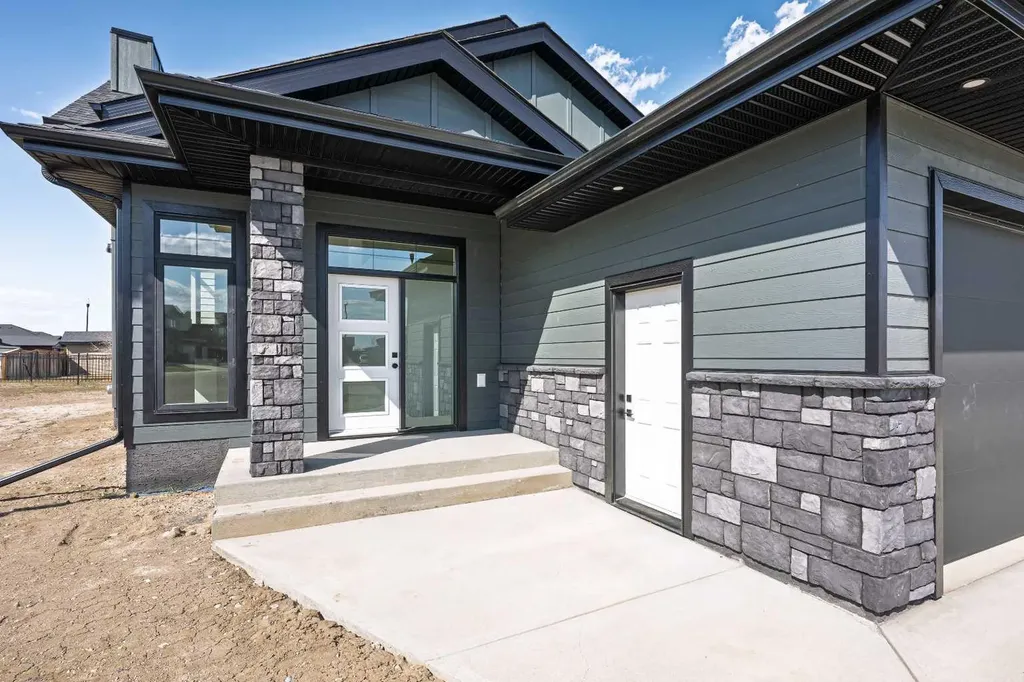 2715 73 Avenue Lloydminster AB T9V 3L7