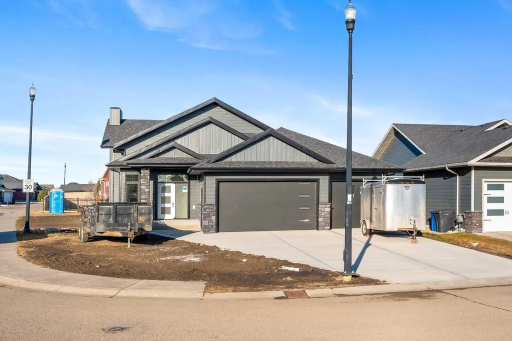 2715 73 Avenue Lloydminster AB T9V 3L7
