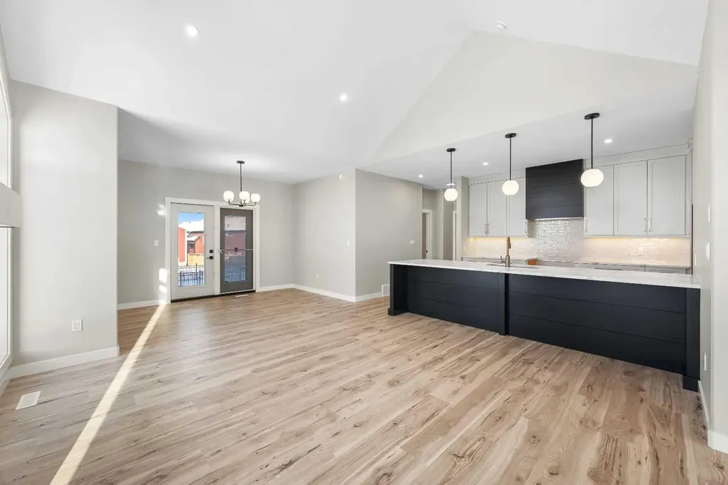 2715 73 Avenue Lloydminster AB T9V 3L7
