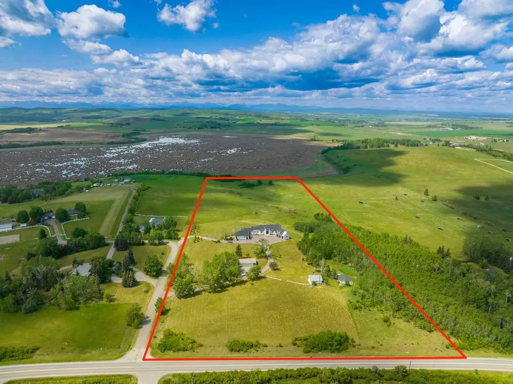96012 198 Avenue W Rural Foothills County AB T1S 2W6