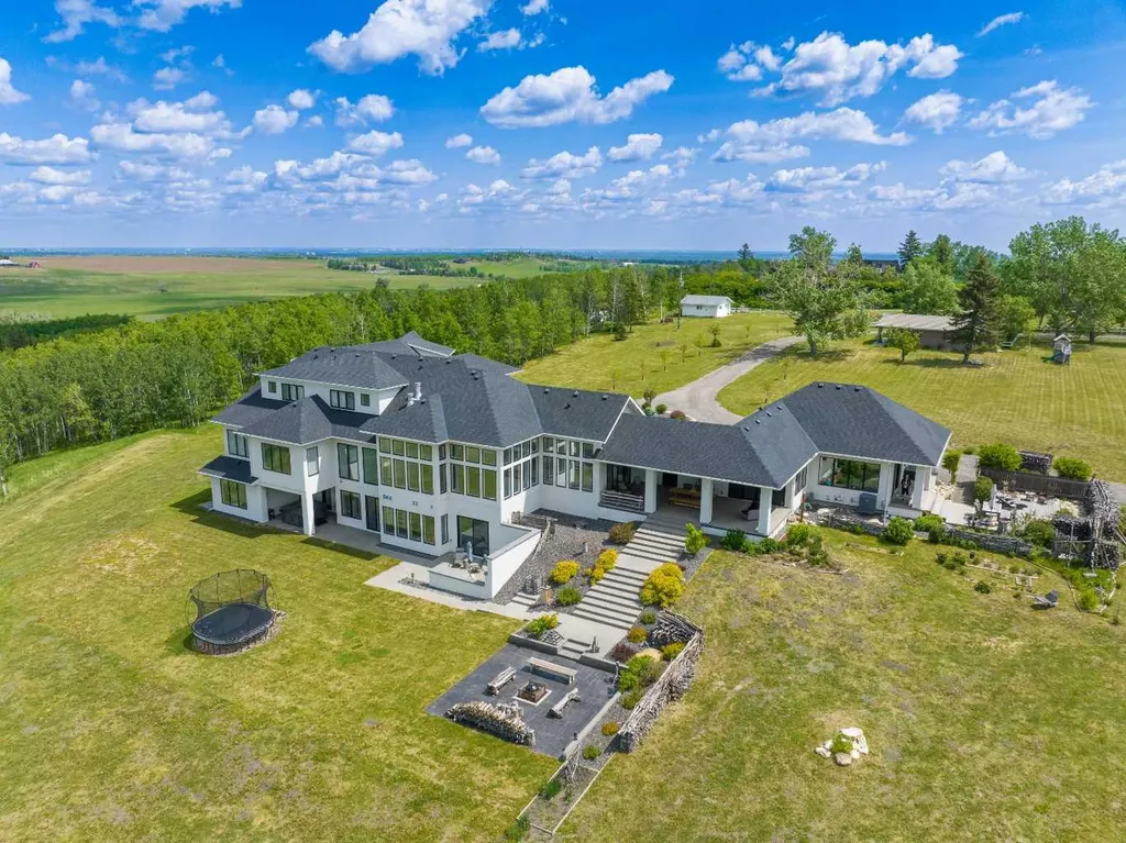 96012 198 Avenue W Rural Foothills County AB T1S 2W6