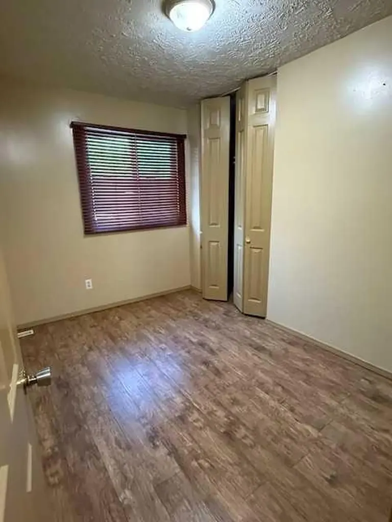 10323 98 Avenue High Level AB T0H 1Z0