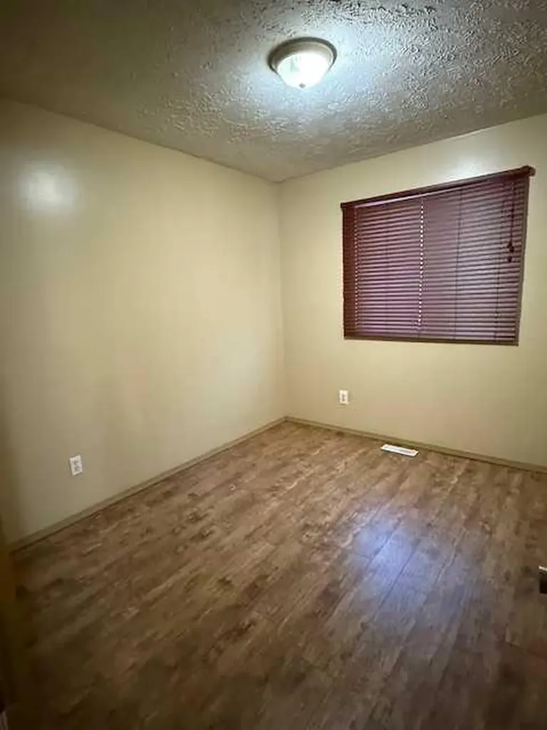 10323 98 Avenue High Level AB T0H 1Z0