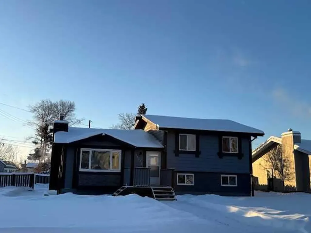 10323 98 Avenue High Level AB T0H 1Z0