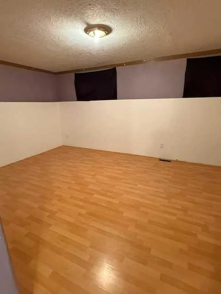 10323 98 Avenue High Level AB T0H 1Z0