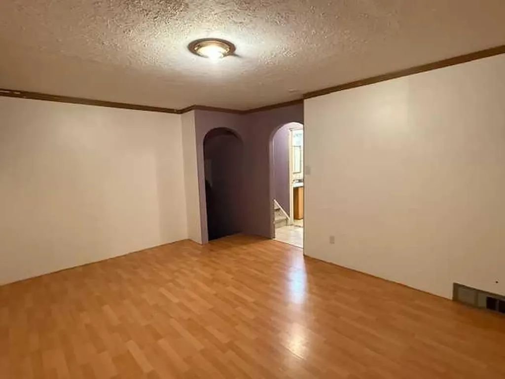 10323 98 Avenue High Level AB T0H 1Z0