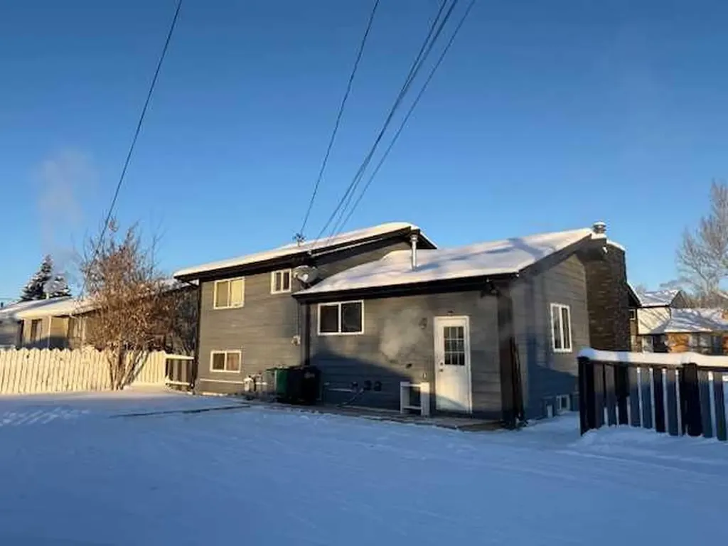 10323 98 Avenue High Level AB T0H 1Z0