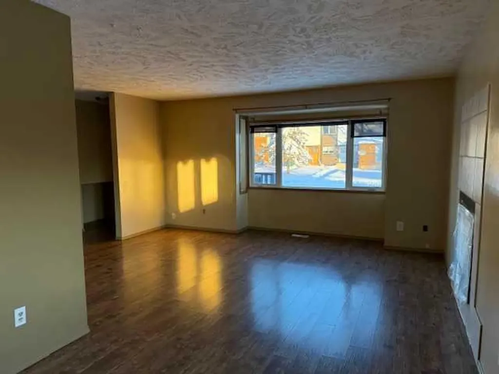10323 98 Avenue High Level AB T0H 1Z0