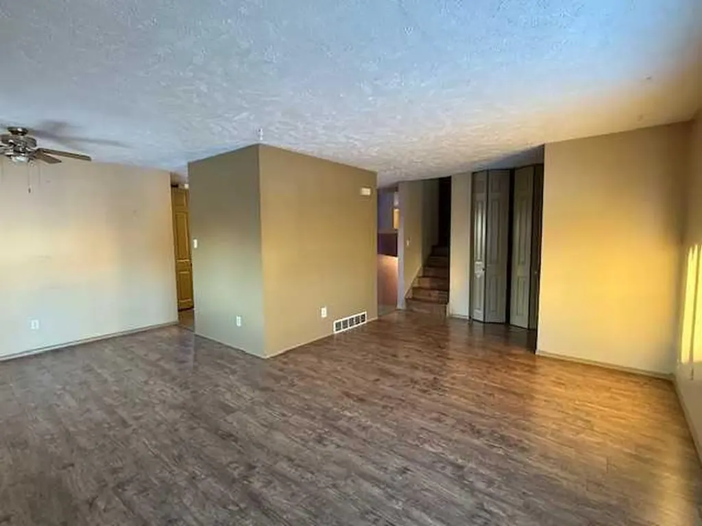 10323 98 Avenue High Level AB T0H 1Z0