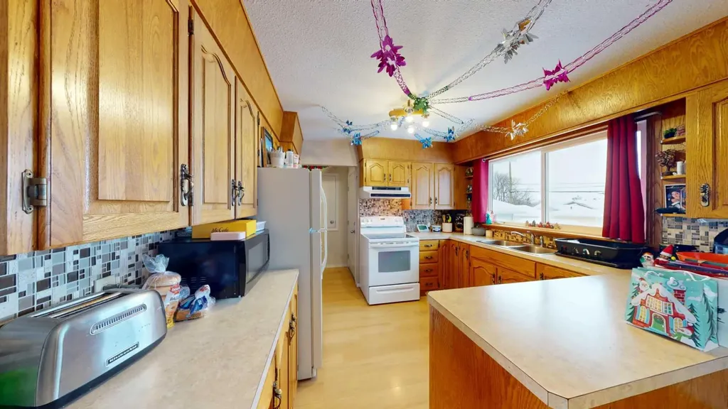 101A Avenue Lac La Biche AB T0A 2C0