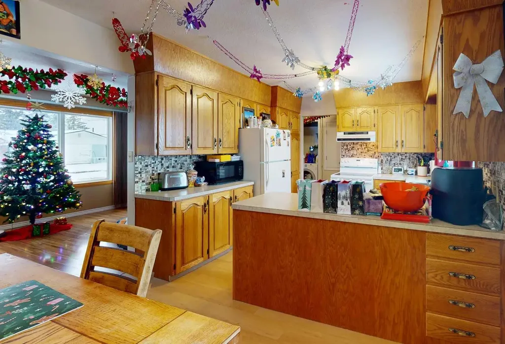 101A Avenue Lac La Biche AB T0A 2C0