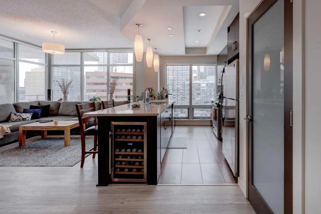 530 12 Avenue SW Calgary AB T2R 0B1