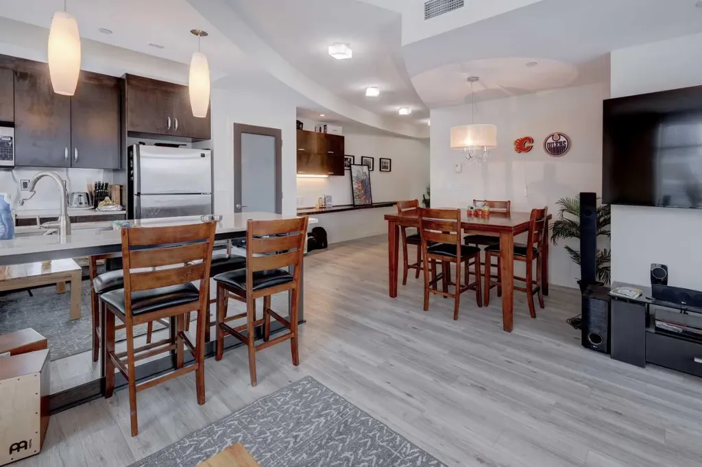 530 12 Avenue SW Calgary AB T2R 0B1