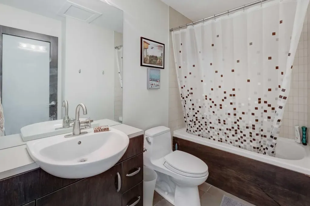 530 12 Avenue SW Calgary AB T2R 0B1