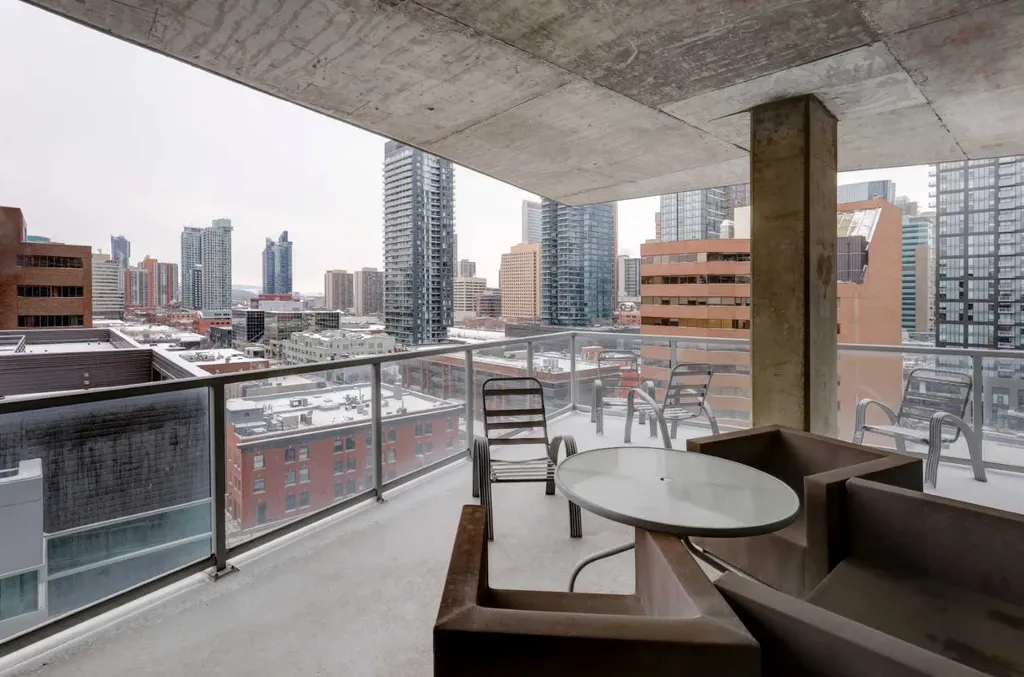 530 12 Avenue SW Calgary AB T2R 0B1