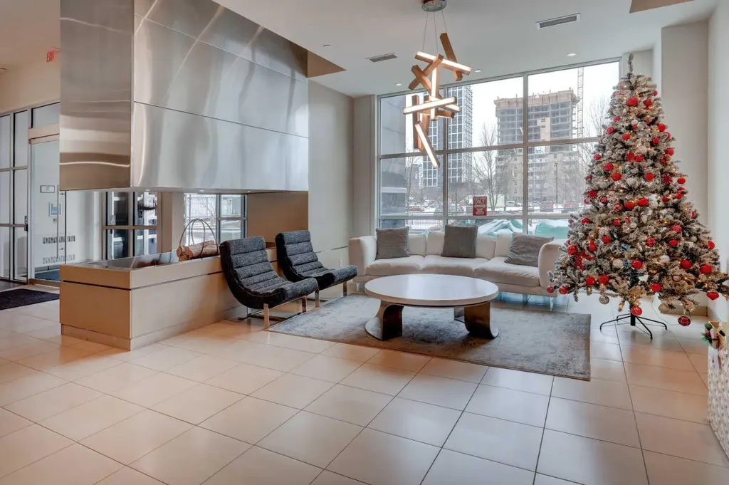 530 12 Avenue SW Calgary AB T2R 0B1