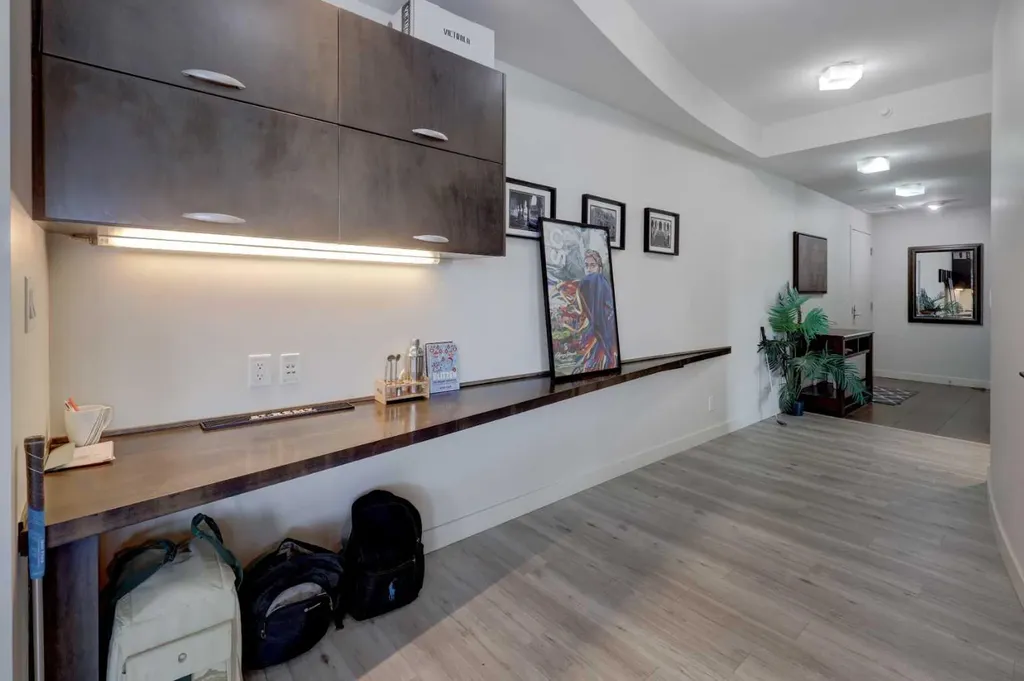 530 12 Avenue SW Calgary AB T2R 0B1