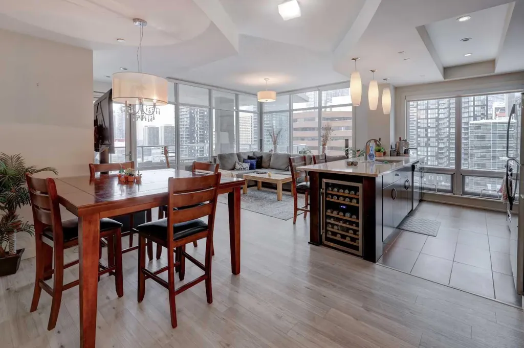 530 12 Avenue SW Calgary AB T2R 0B1