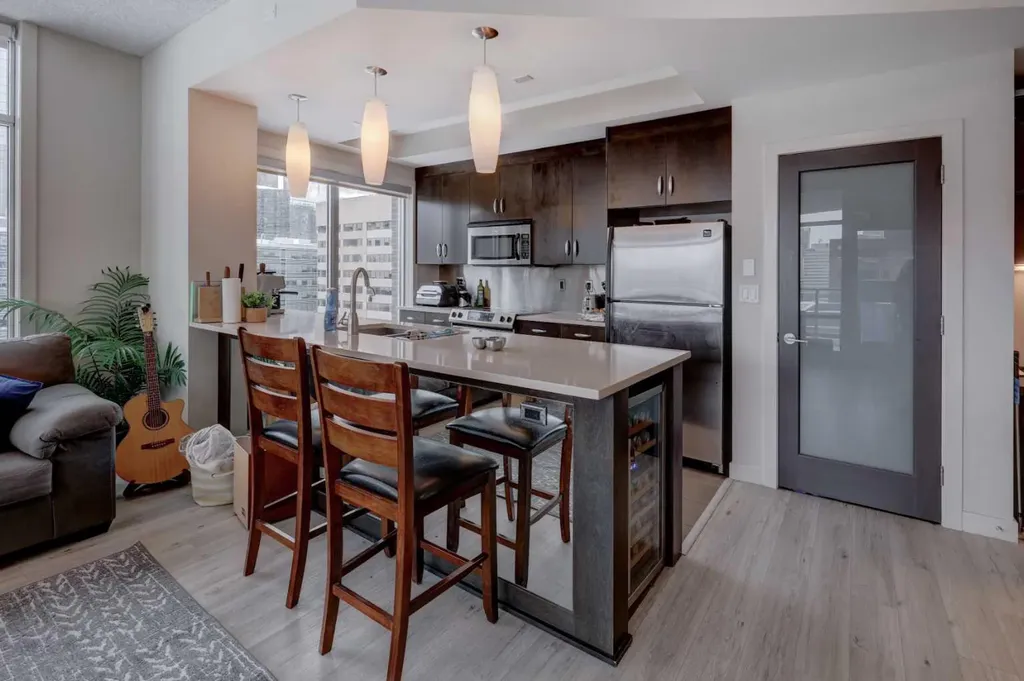 530 12 Avenue SW Calgary AB T2R 0B1