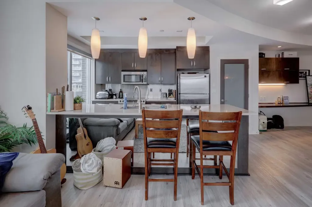 530 12 Avenue SW Calgary AB T2R 0B1