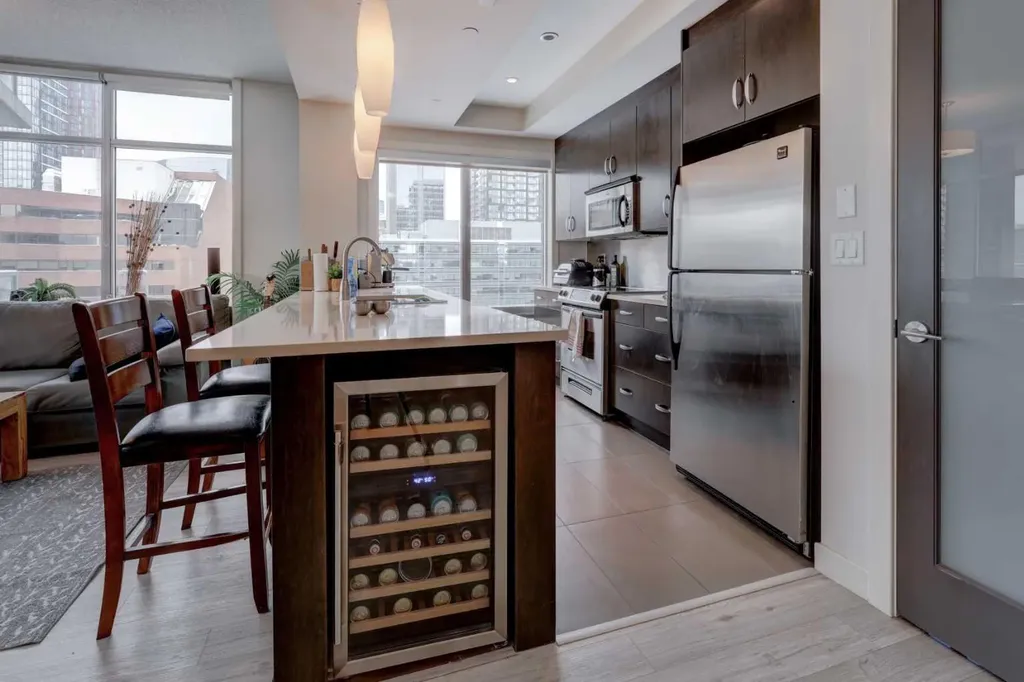 530 12 Avenue SW Calgary AB T2R 0B1