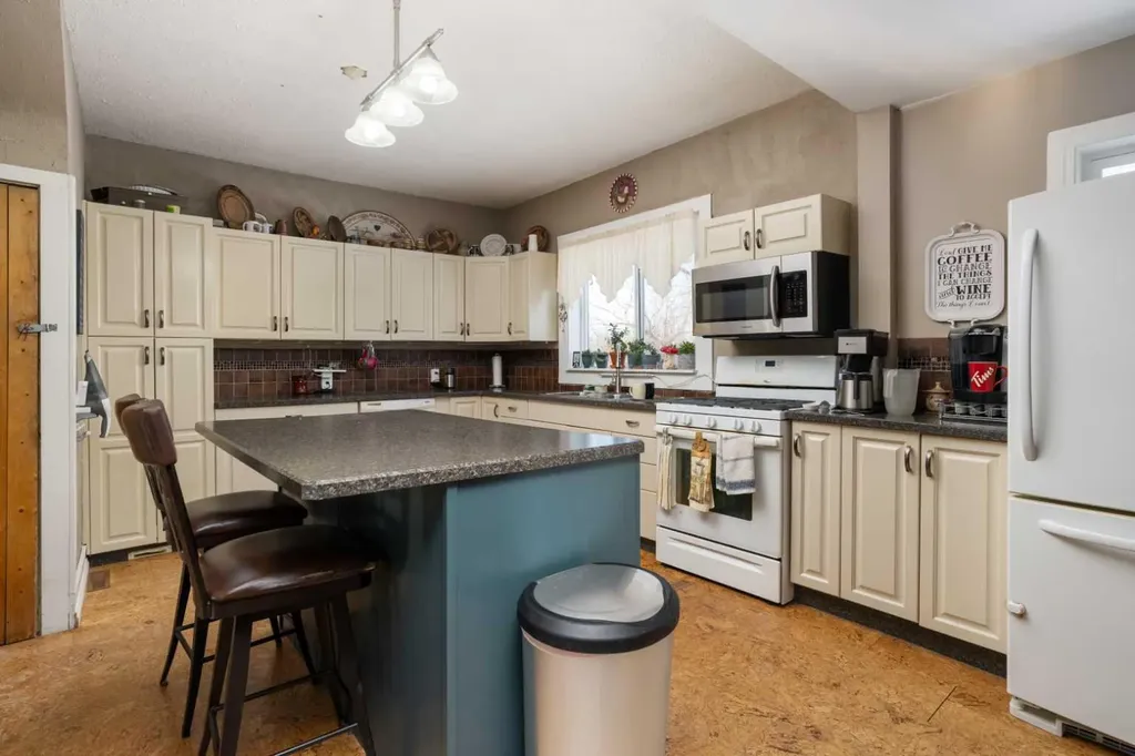 42479 Rr 143 Rural Flagstaff County AB T0B 1N0