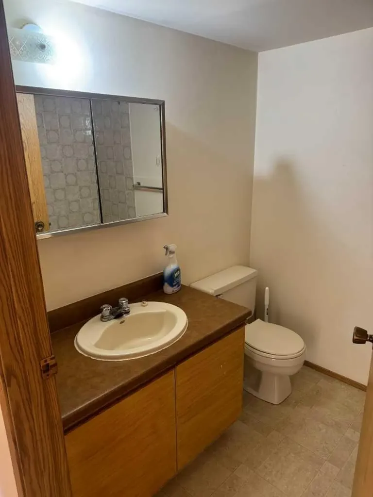2515 First Avenue NW Calgary AB T2N 0C3