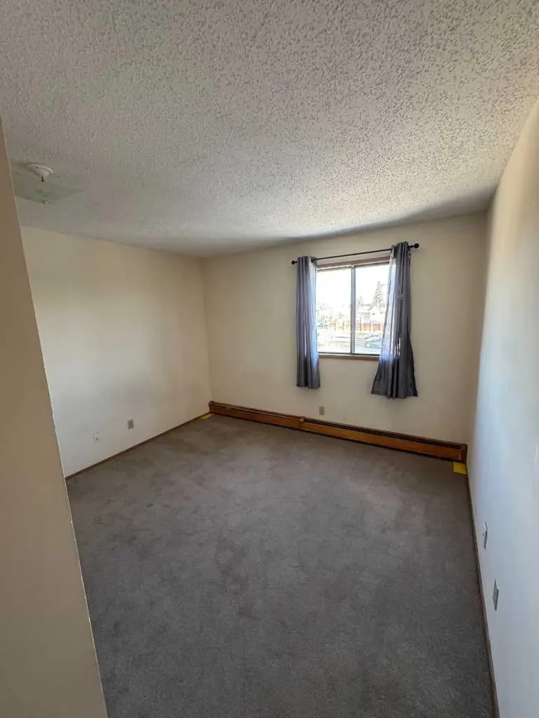 2515 First Avenue NW Calgary AB T2N 0C3