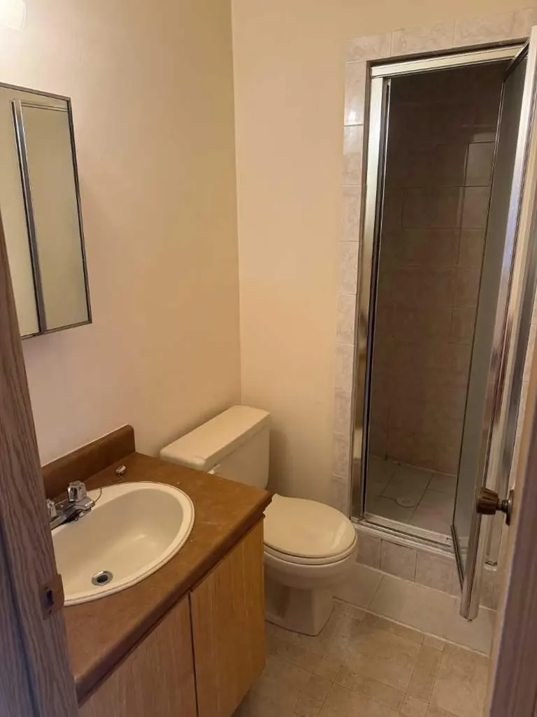 2515 First Avenue NW Calgary AB T2N 0C3