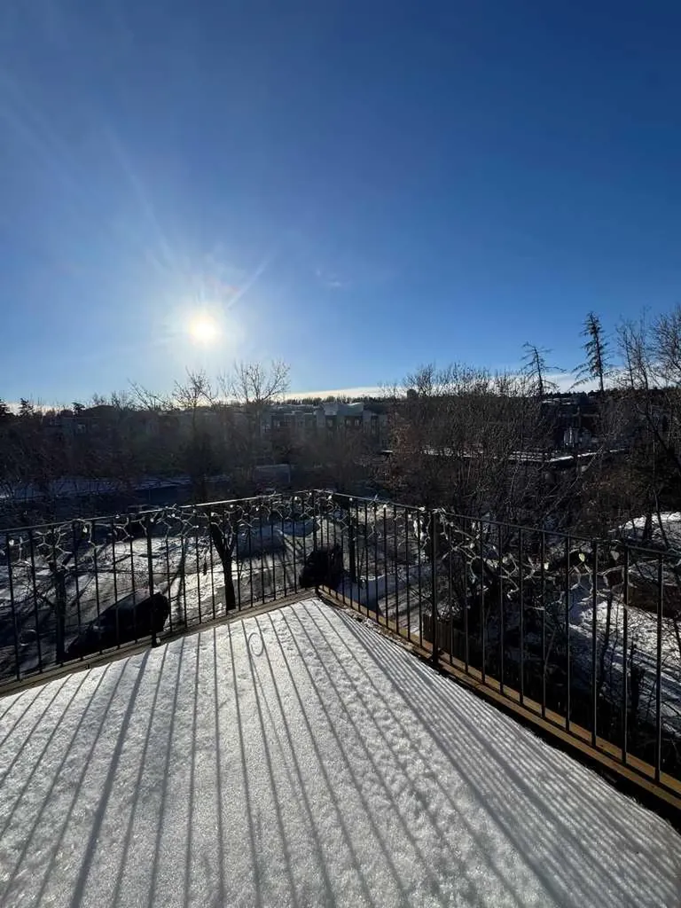 2515 First Avenue NW Calgary AB T2N 0C3