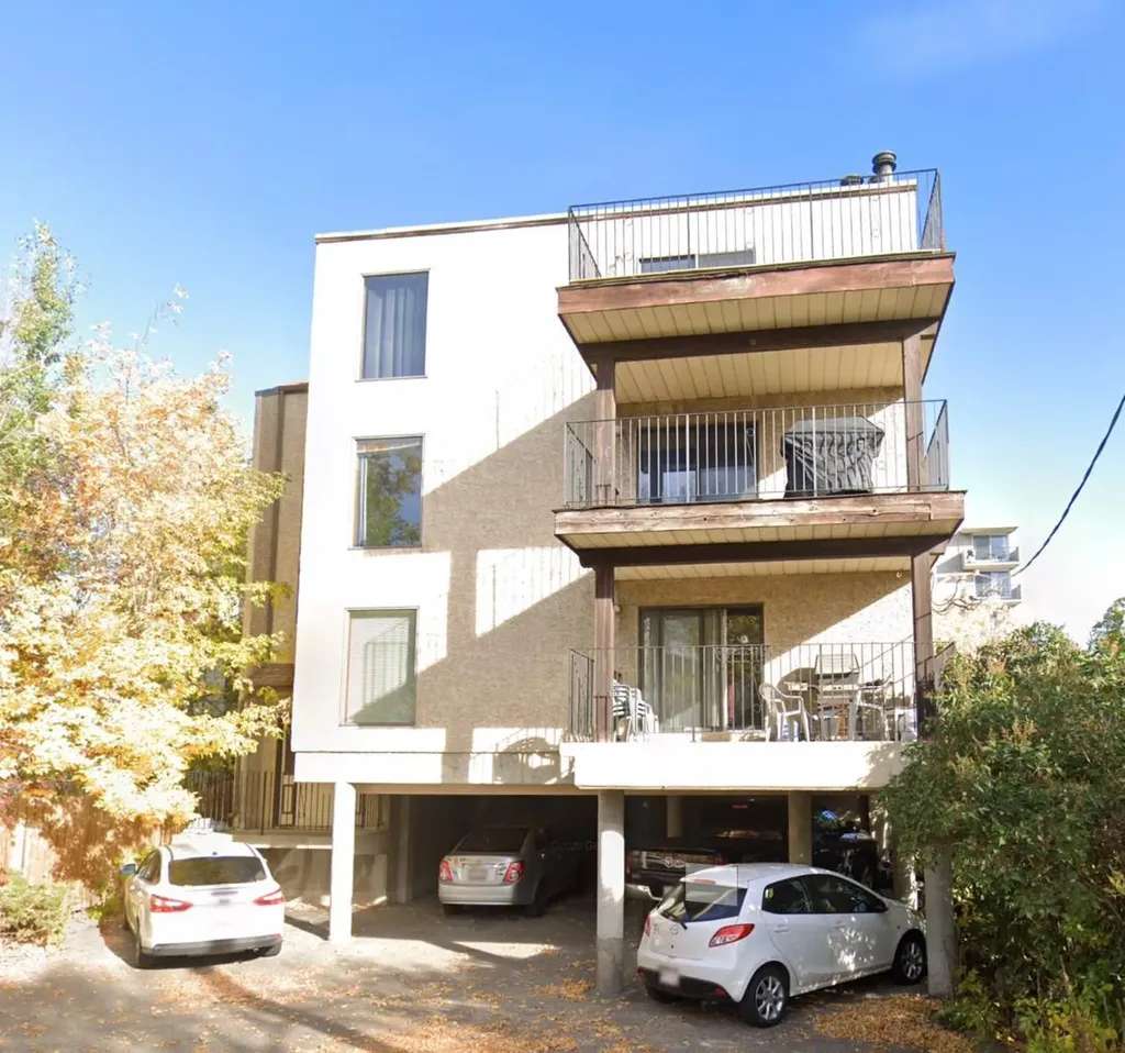 2515 First Avenue NW Calgary AB T2N 0C3