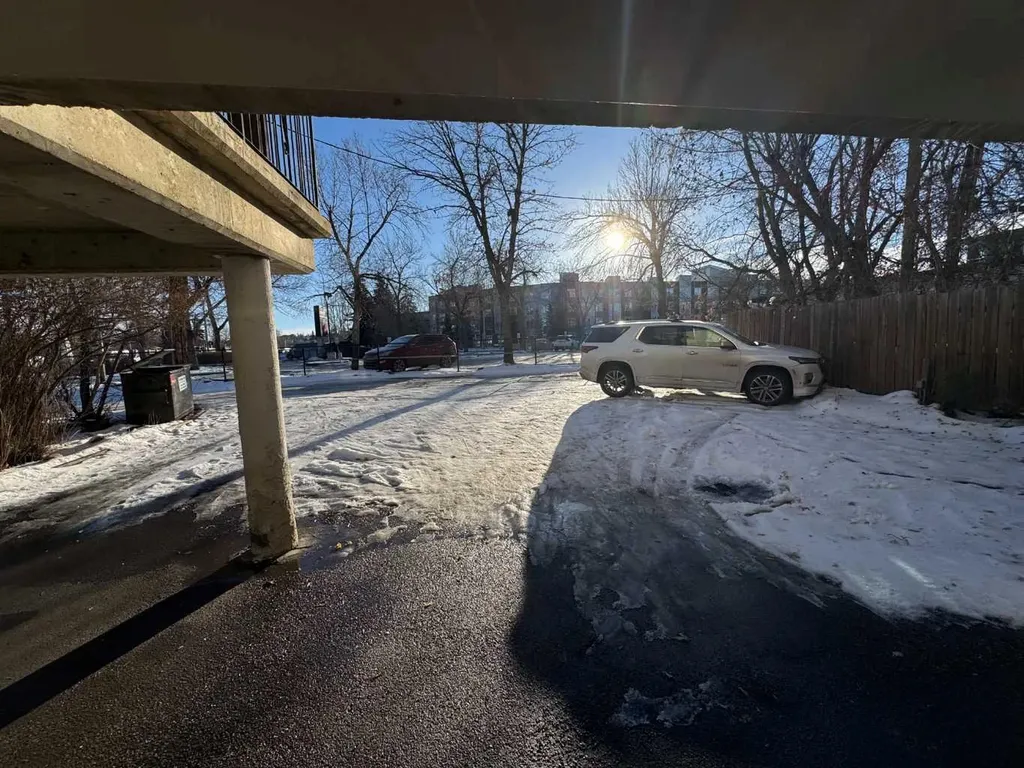 2515 First Avenue NW Calgary AB T2N 0C3
