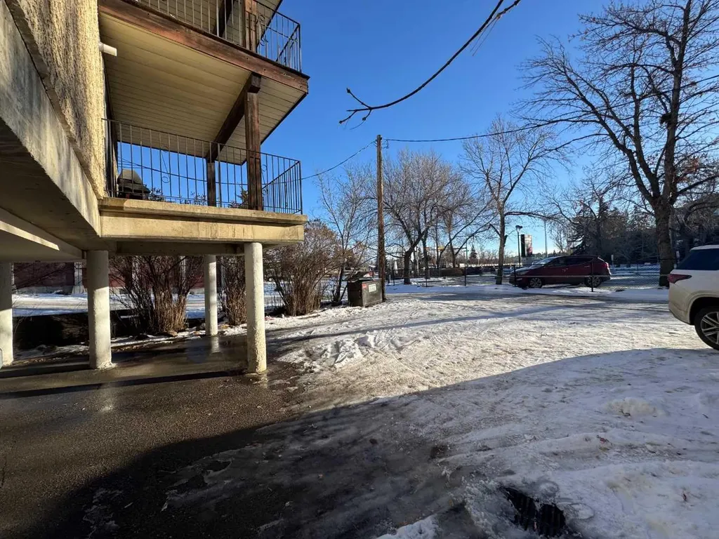 2515 First Avenue NW Calgary AB T2N 0C3