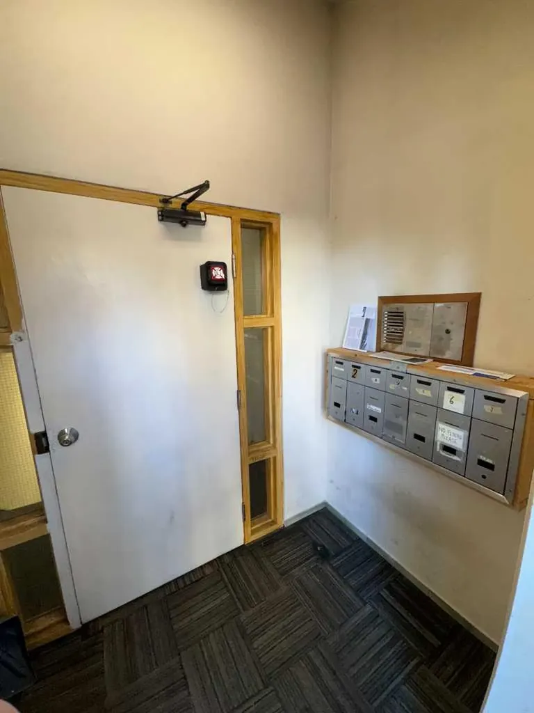 2515 First Avenue NW Calgary AB T2N 0C3