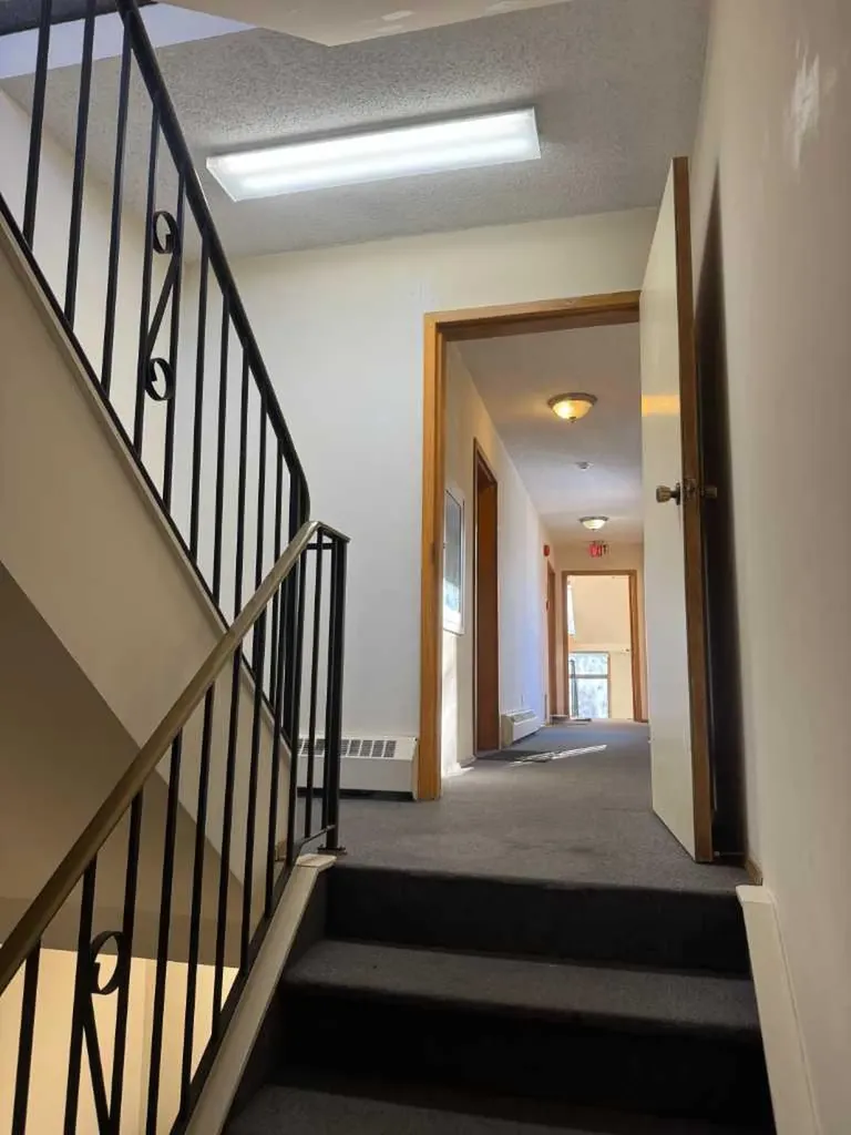 2515 First Avenue NW Calgary AB T2N 0C3